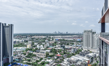 For sale 3 bedrooms condo in Khlong Toei, Bangkok