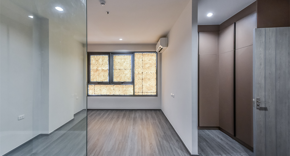 For sale 3 bedrooms condo in Khlong Toei, Bangkok