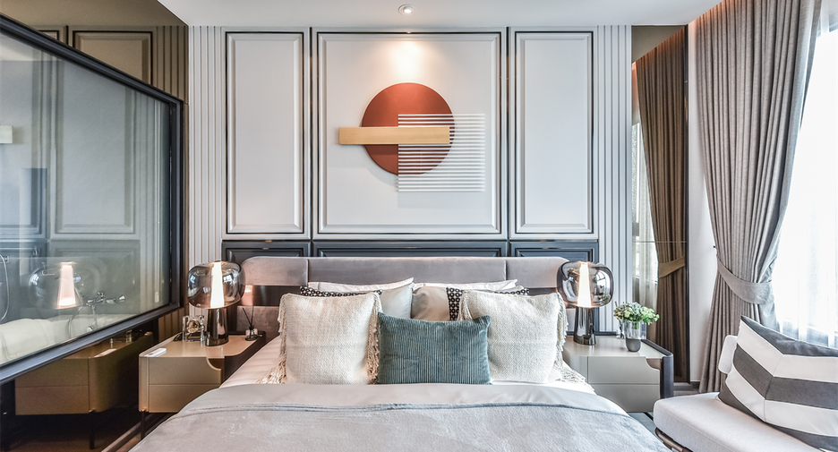 For sale 3 bedrooms condo in Khlong Toei, Bangkok
