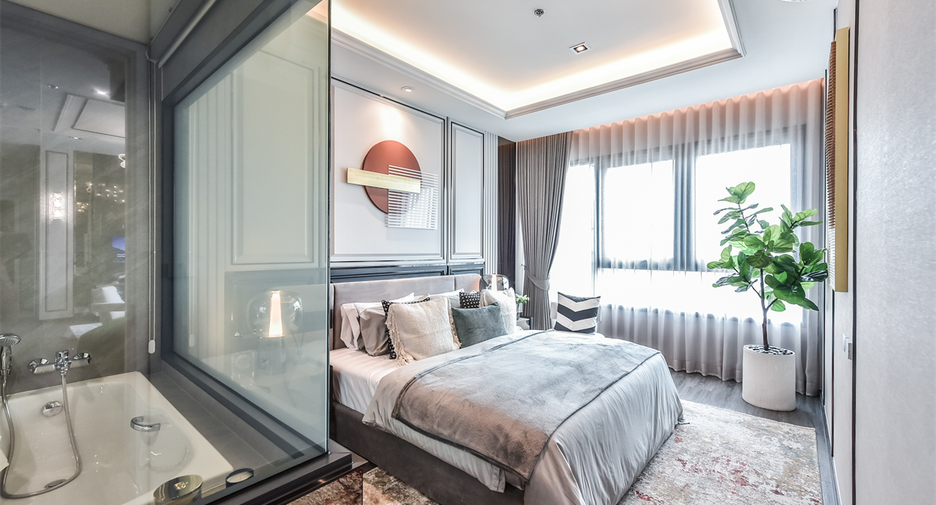 For sale 3 bedrooms condo in Khlong Toei, Bangkok