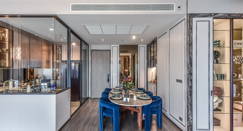 For sale 3 bedrooms condo in Khlong Toei, Bangkok