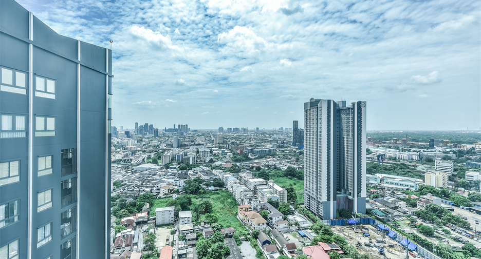 For sale 3 bedrooms condo in Khlong Toei, Bangkok