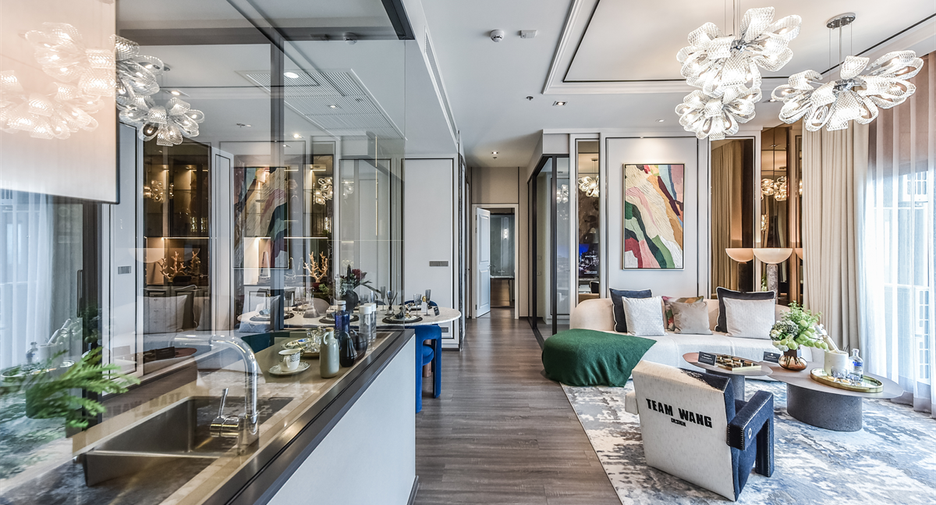 For sale 3 bedrooms condo in Khlong Toei, Bangkok