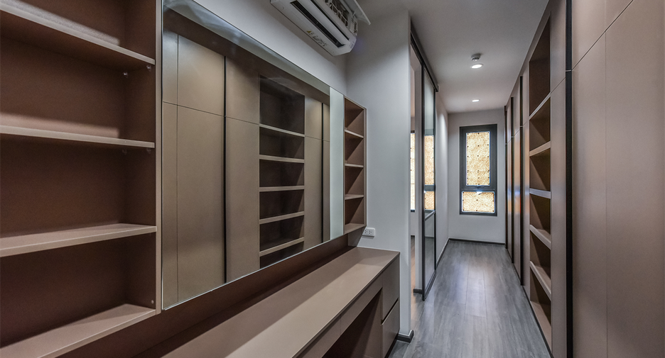 For sale 2 bedrooms condo in Khlong Toei, Bangkok