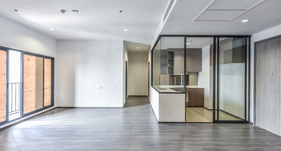 For sale 2 bedrooms condo in Khlong Toei, Bangkok