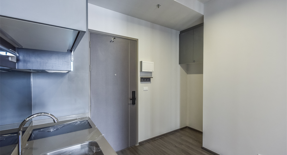 For sale 1 bed condo in Khlong Toei, Bangkok