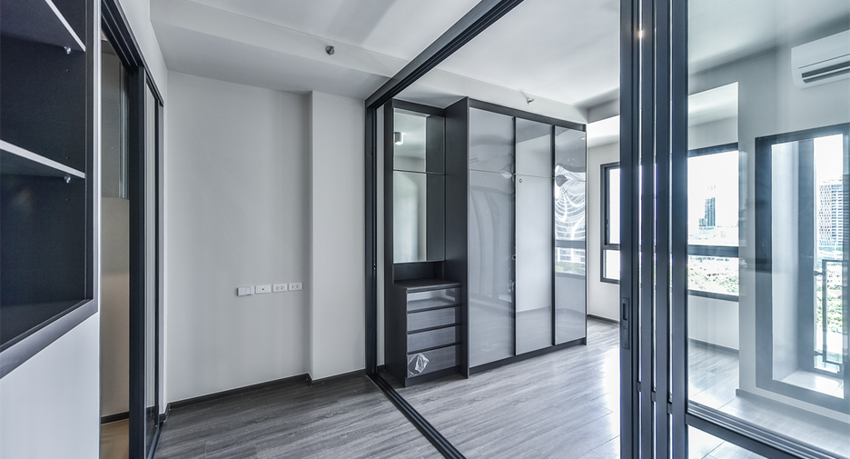 For sale 1 bed condo in Khlong Toei, Bangkok