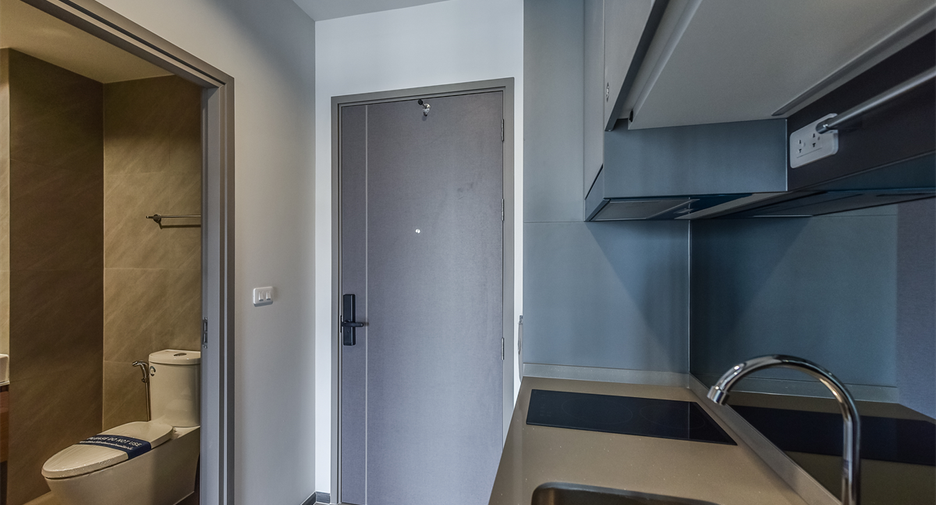 For sale 1 bed condo in Khlong Toei, Bangkok