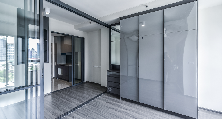 For sale 1 bed condo in Khlong Toei, Bangkok