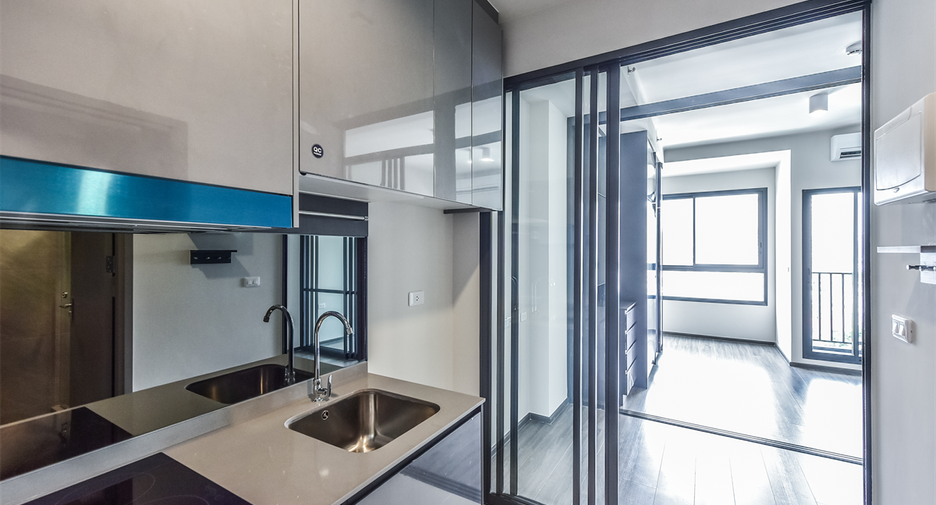For sale 1 bed condo in Khlong Toei, Bangkok