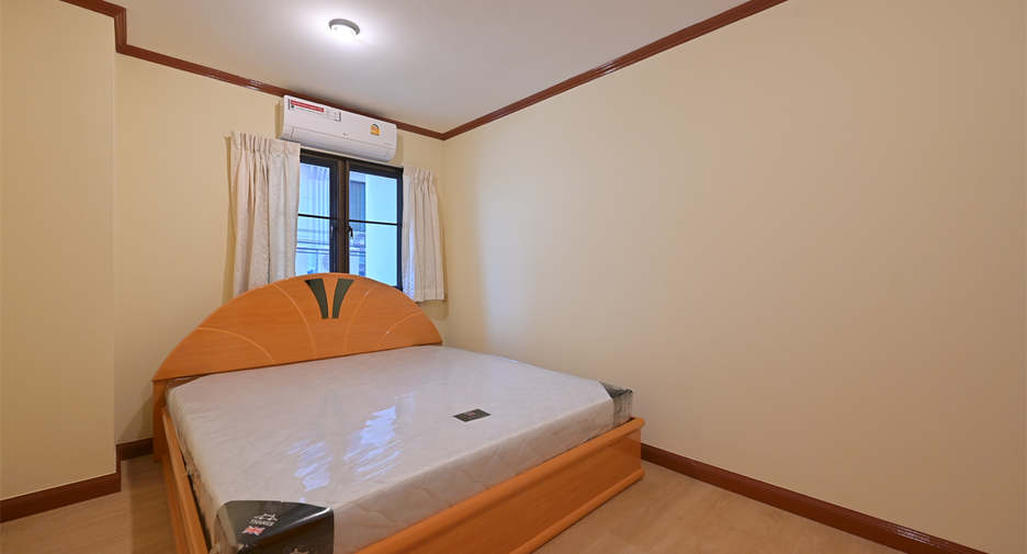 For sale 2 bedrooms condo in Khlong Toei, Bangkok