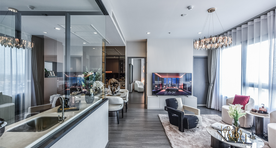 For sale 3 bedrooms condo in Khlong Toei, Bangkok