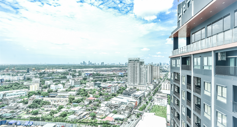 For sale 3 bedrooms condo in Khlong Toei, Bangkok