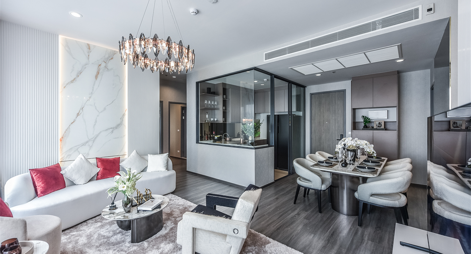 For sale 3 bedrooms condo in Khlong Toei, Bangkok