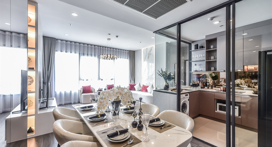For sale 3 bedrooms condo in Khlong Toei, Bangkok