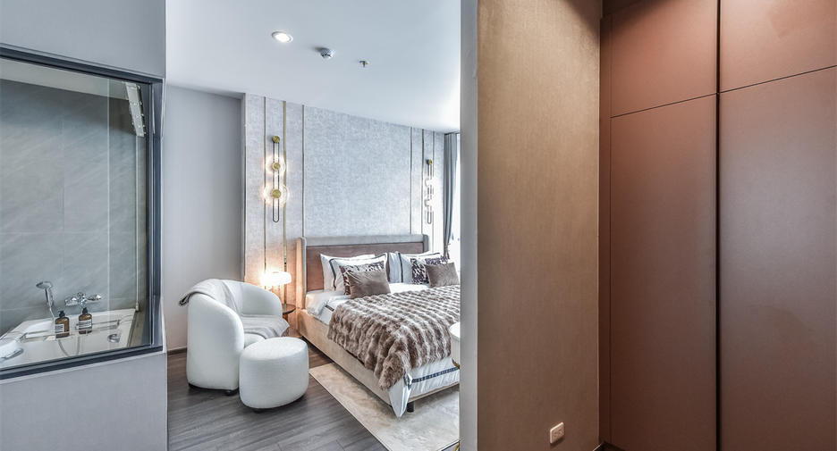 For sale 3 bedrooms condo in Khlong Toei, Bangkok