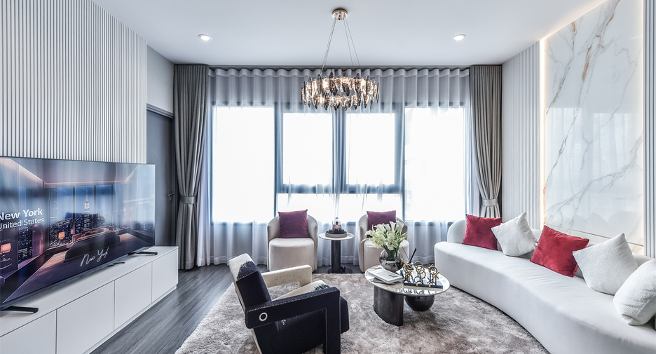 For sale 3 bedrooms condo in Khlong Toei, Bangkok