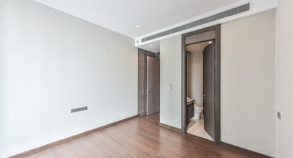 For sale 2 bedrooms condo in Khlong Toei, Bangkok