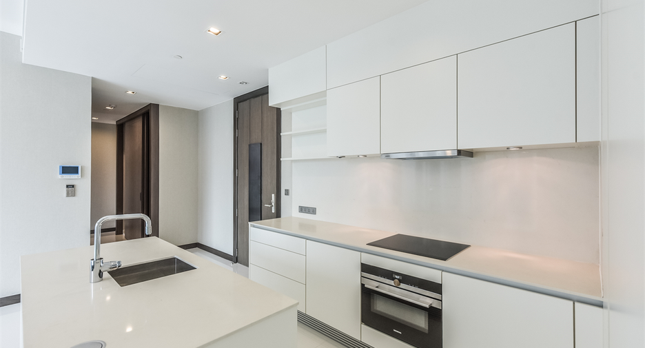For sale 2 bedrooms condo in Khlong Toei, Bangkok