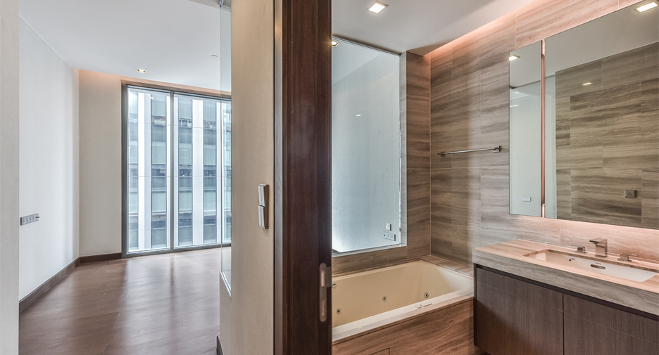 For sale 2 bedrooms condo in Khlong Toei, Bangkok