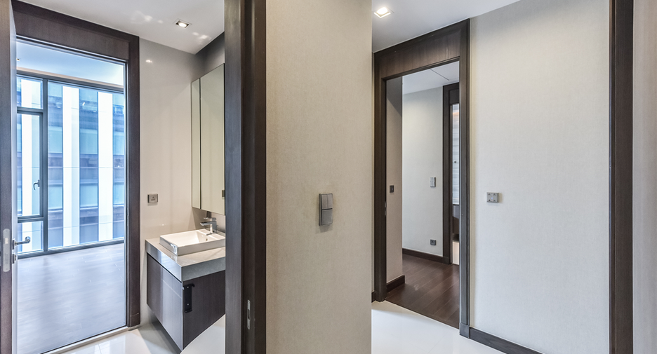 For sale 2 bedrooms condo in Khlong Toei, Bangkok
