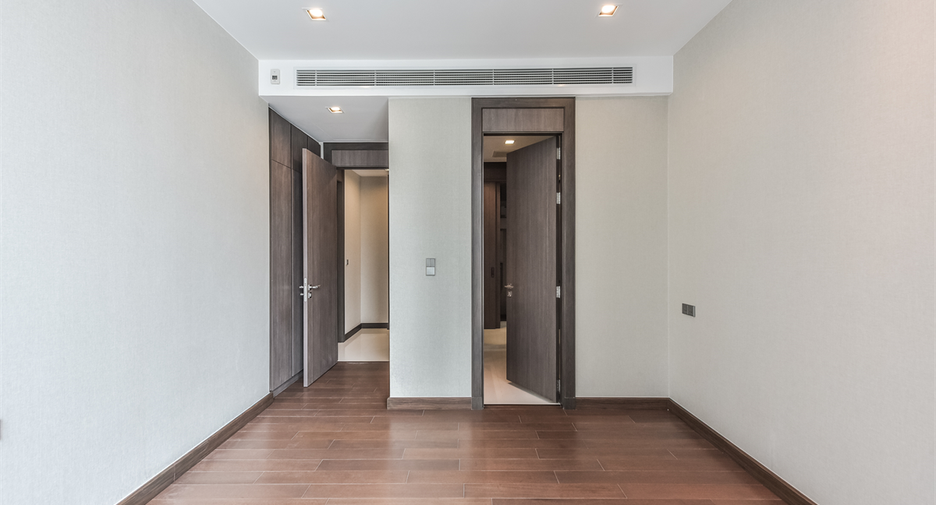 For sale 2 bedrooms condo in Khlong Toei, Bangkok