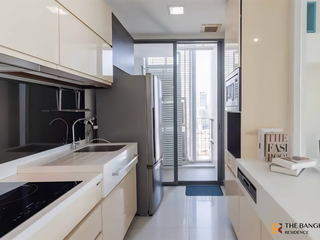 Condo en venta de 2 habitaciones en Phra Khanong, Bangkok