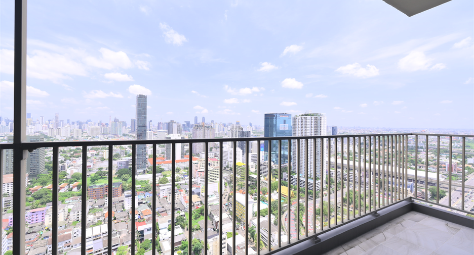 For sale 2 bedrooms condo in Watthana, Bangkok