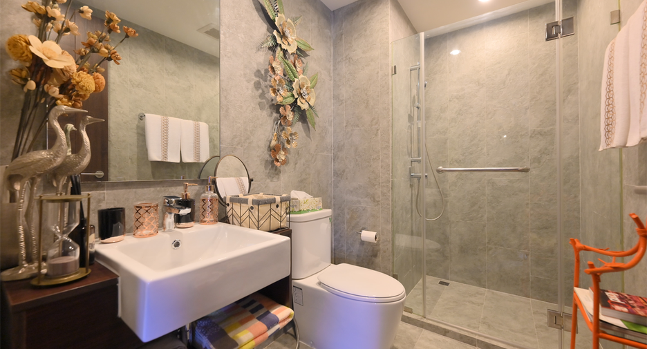 For sale 2 bedrooms condo in Watthana, Bangkok