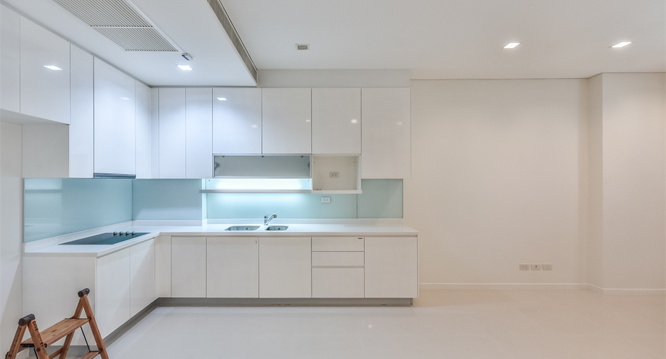 À vendre 1 chambre condo à Sathon, Bangkok