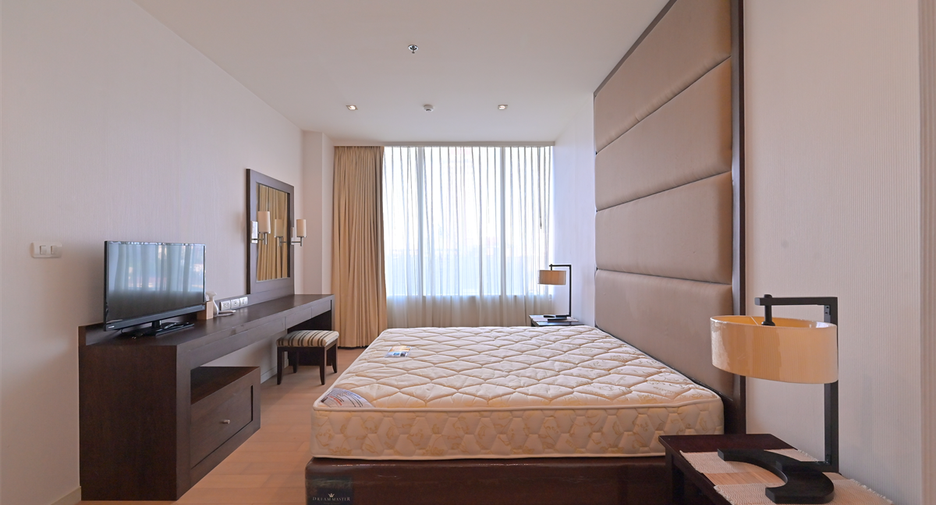 For sale 1 bed condo in Watthana, Bangkok