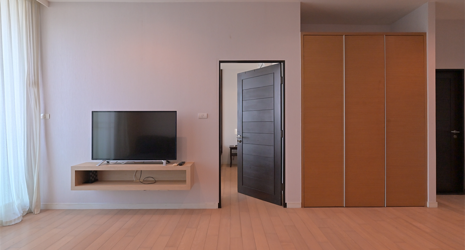 For sale 1 bed condo in Watthana, Bangkok