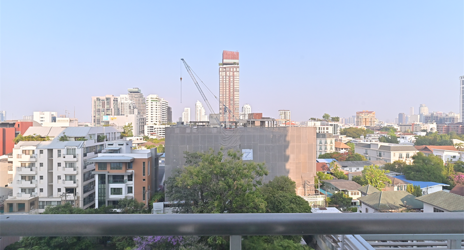 For sale 1 bed condo in Watthana, Bangkok