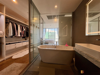 ขาย 2 ห้องนอน คอนโด ใน สาทร, กรุงเทพฯ