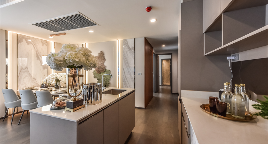 Wohnung zum Kauf mit 3 Zimmer in Khlong Toei, Bangkok