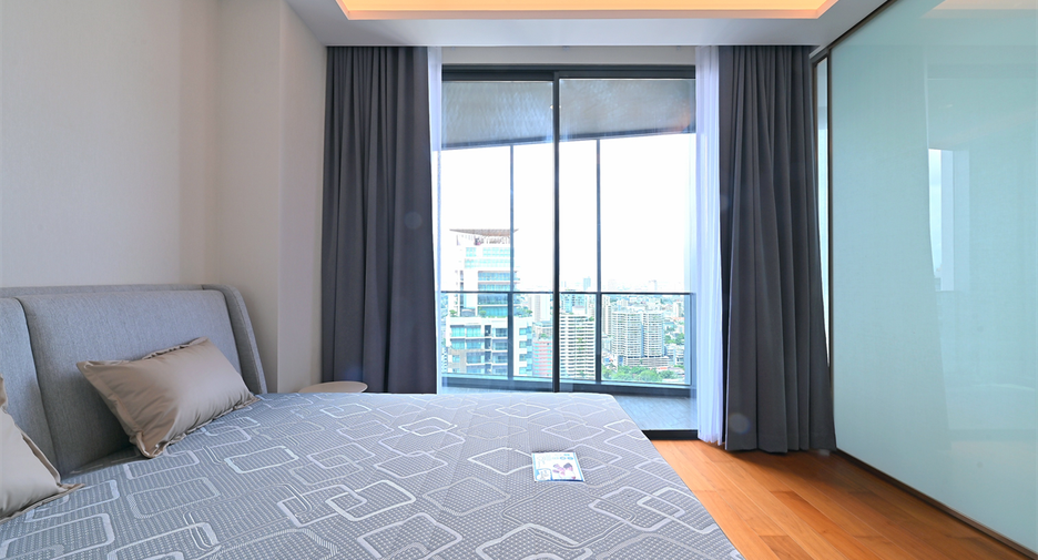 For sale 1 bed condo in Khlong Toei, Bangkok