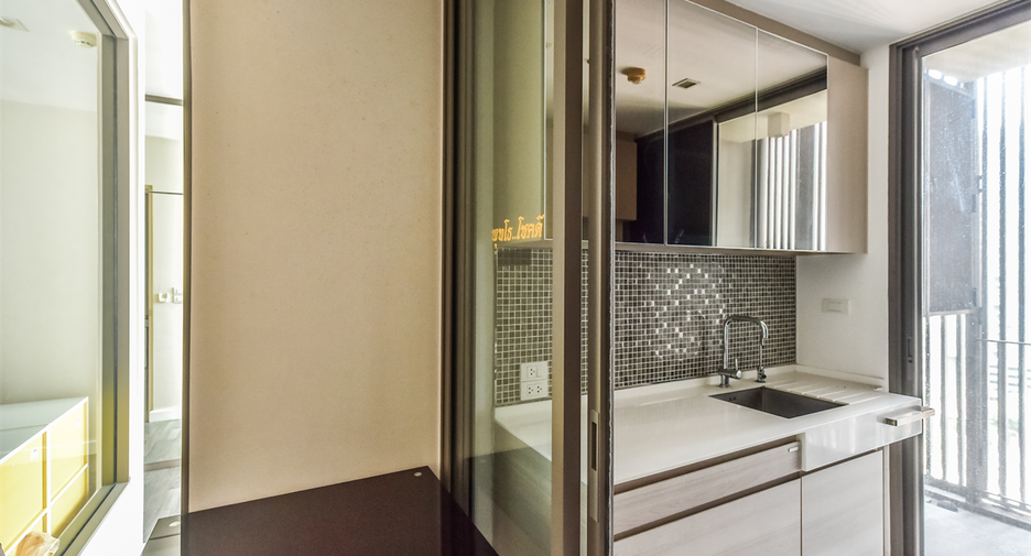 For sale 1 Beds condo in Khlong San, Bangkok