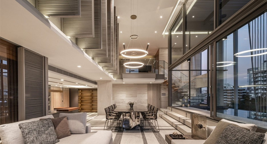For sale 5 bedrooms condo in Watthana, Bangkok