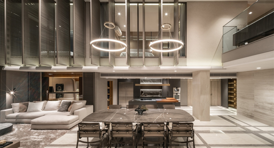 For sale 5 bedrooms condo in Watthana, Bangkok
