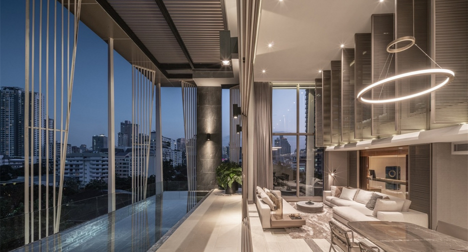 For sale 5 bedrooms condo in Watthana, Bangkok