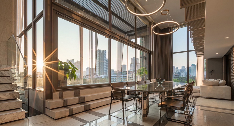 For sale 5 bedrooms condo in Watthana, Bangkok