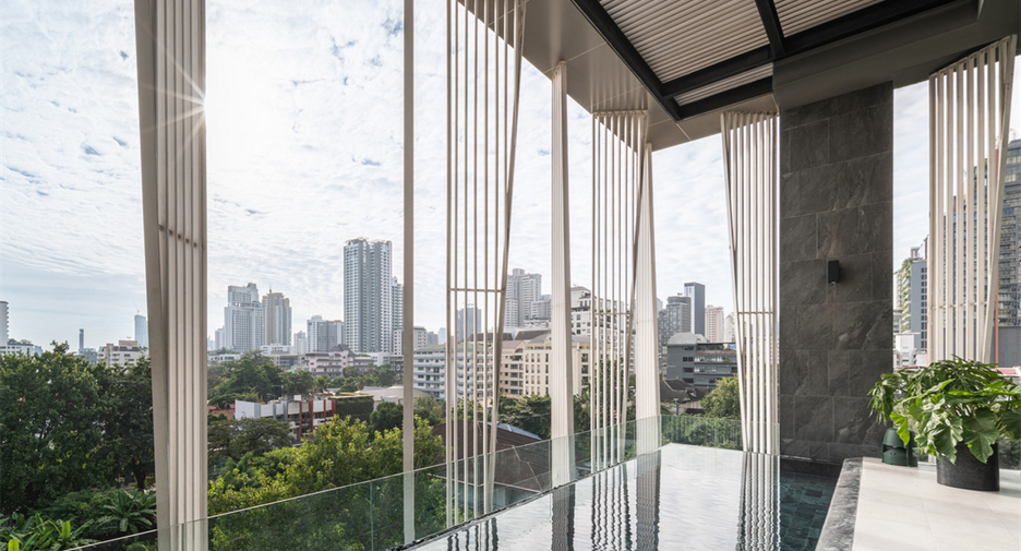 For sale 5 bedrooms condo in Watthana, Bangkok