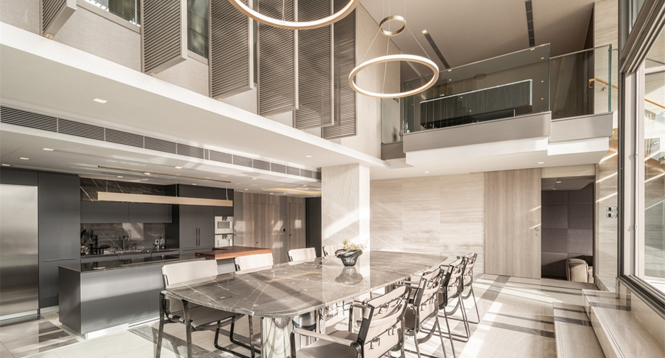 For sale 5 bedrooms condo in Watthana, Bangkok