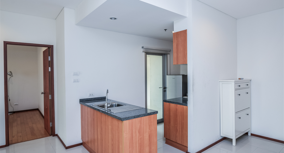 For sale 1 bed condo in Khlong San, Bangkok