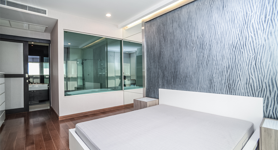For sale 2 bedrooms condo in Pathum Wan, Bangkok