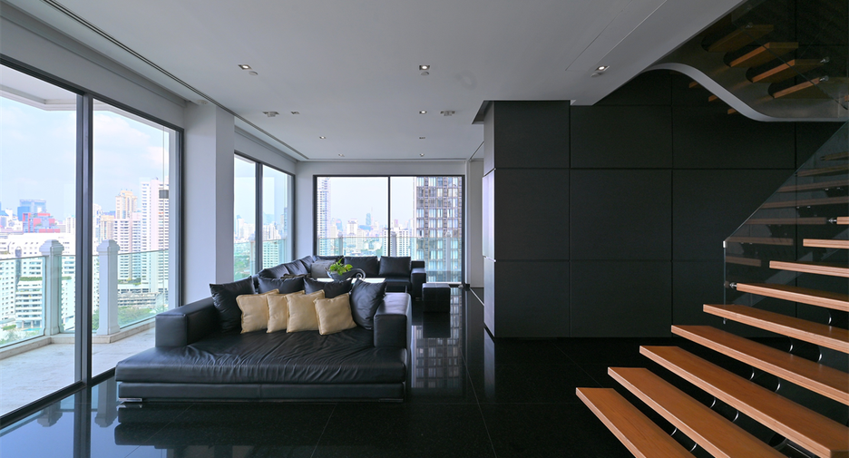 For sale 3 bedrooms condo in Khlong Toei, Bangkok