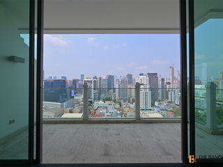 For sale 3 ベッドルーム condo in Khlong Toei, Bangkok