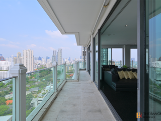 For sale 3 ベッドルーム condo in Khlong Toei, Bangkok