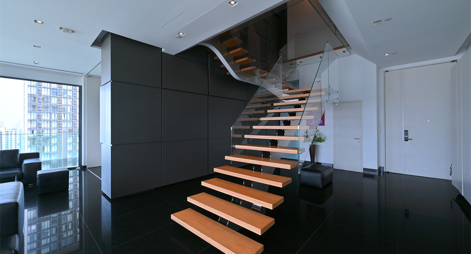 For sale 3 bedrooms condo in Khlong Toei, Bangkok