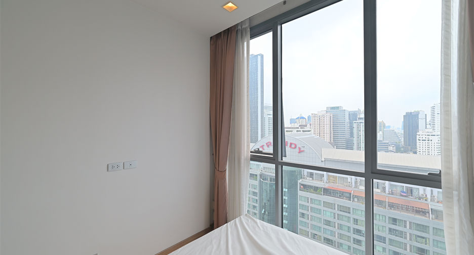 For sale 1 bed condo in Khlong Toei, Bangkok